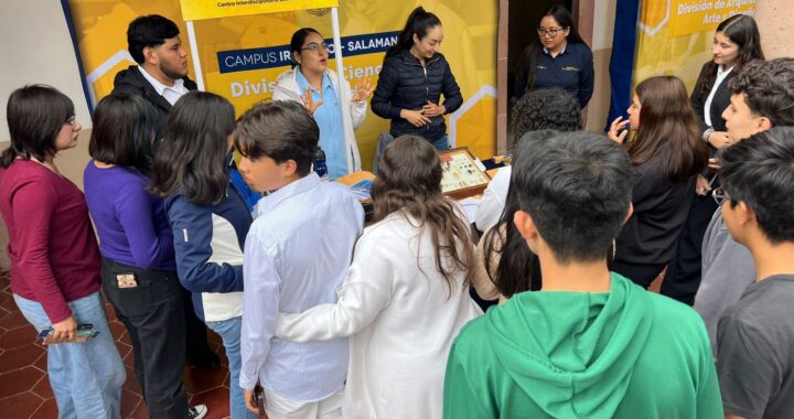 UG impulsa orientación vocacional a través de la Muestra Profesiográfica Itinerante