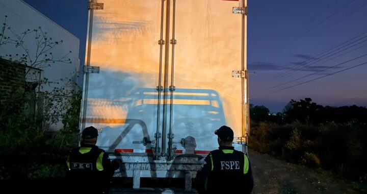 Asegura Policía Estatal de Caminos 11 unidades de carga en León; varias tenían reporte de robo