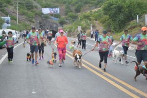 INVITAN A CORRER CON SUS MASCOTAS