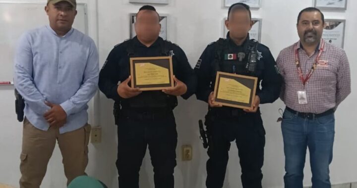 Reconocen a policías preventivos por detener a presunto responsable de robos a tiendas de autoservicio