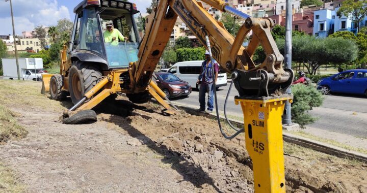 Instala SIMAPAG línea morada para riego de parques y jardines