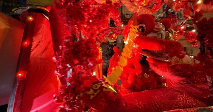 Sorprende desfile de Catrinas con presentaciones estelares de Los Guamares y dragones de China