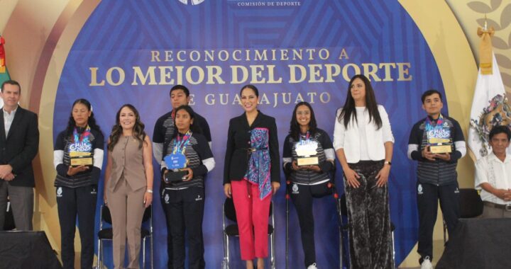 Reconocen y galardonan a las glorias del deporte guanajuatense