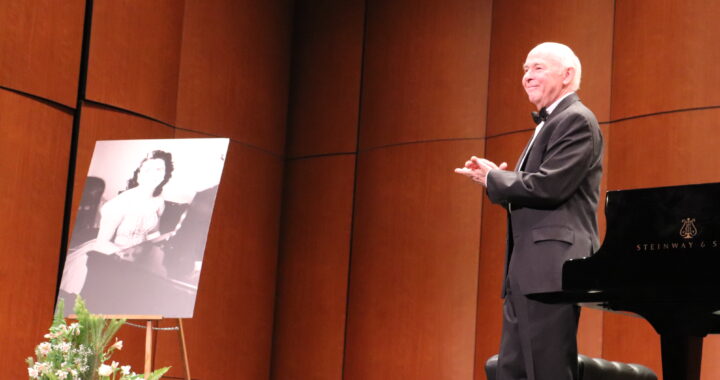 UG: Ofrece el Mtro. Osorio espléndido concierto en homenaje a su madre, la destacada docente Luz María Puente