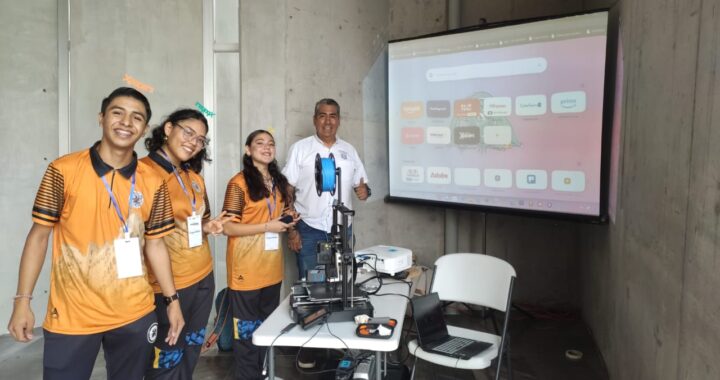 Estudiantes de la ENMS León y ENMS Moroleón representaron a la UG en la 2a. Cumbre de Emprendedores Guanajuato