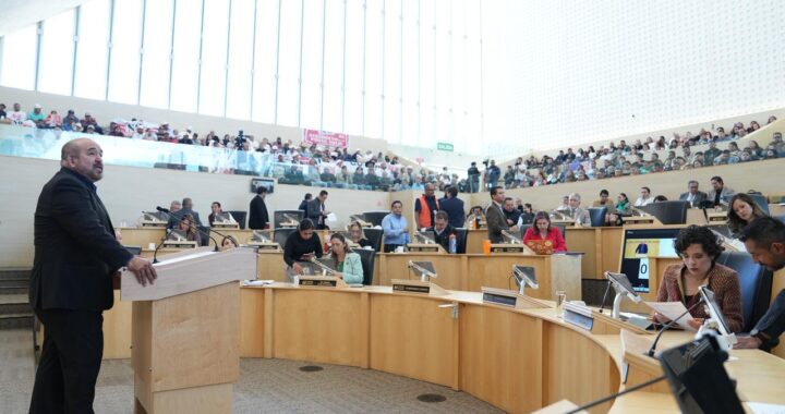 Propone Jorge Espadas reforma para regular inmuebles y terrenos irregulares