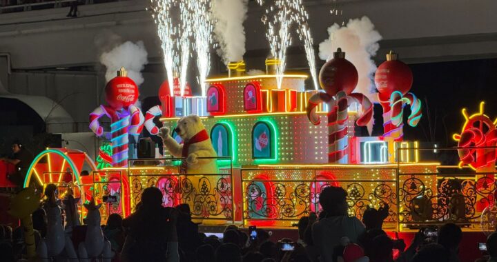 Acuden 35 mil personas a la caravana Coca-Cola en Guanajuato capital