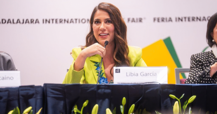 Participa Libia Dennise en el Foro Mujeres en el Poder, durante la FIL de Guadalajara