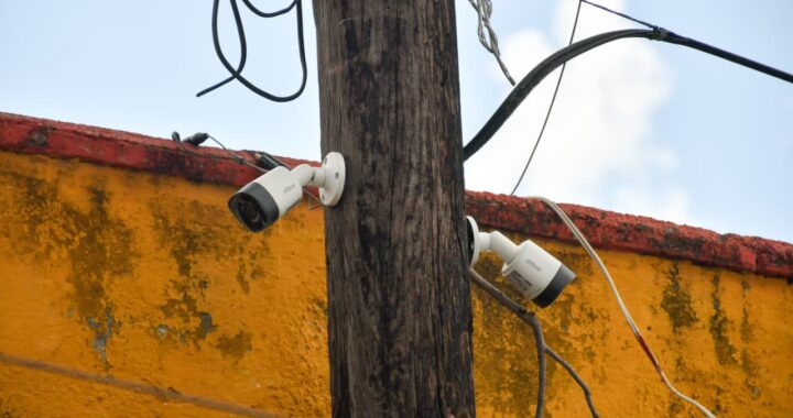 Supervisan instalación de kits de cámaras de seguridad en Calzada de Guadalupe