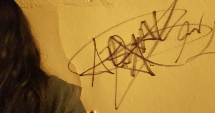 Detienen a cuatro jóvenes por presuntos actos de grafiti en distintos puntos de la ciudad