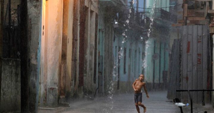 Pronostica meteorólogo de la UG lloviznas y ráfagas de viento frío