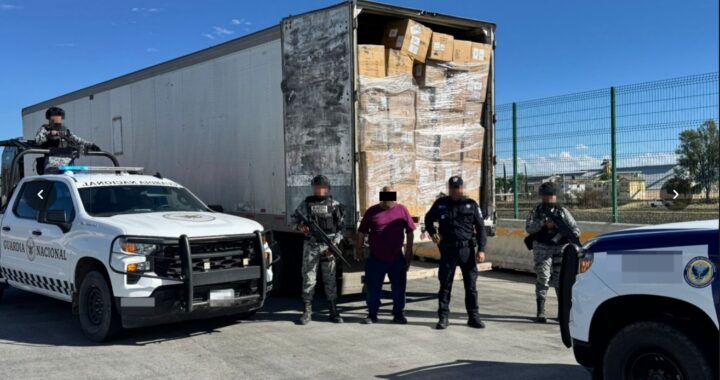 Aseguran dos tractocamiones con mercancía valuada en 9 millones de pesos