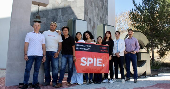 Capítulo Estudiantil SPIE OASIS UG gana el Premio Estatal a la Divulgación Científica 2026