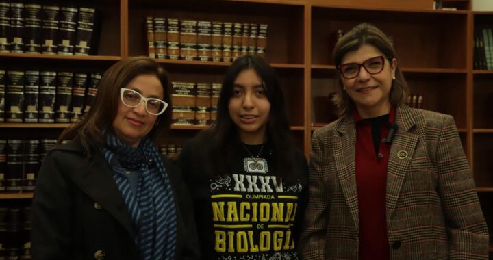 Voces que inspiran: Rectora General, académica y estudiante UG dialogan sobre el camino de las mujeres en la ciencia