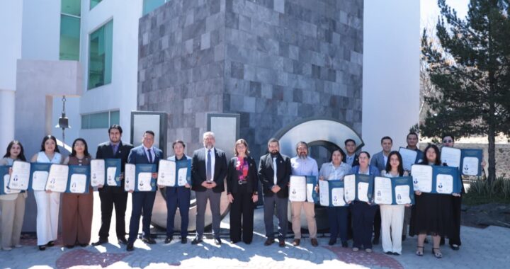 Celebran el egreso de una nueva generación de profesionistas formados en la UG