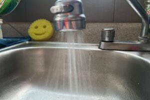 Se complica llevar agua potable a las comunidades, en época de calor