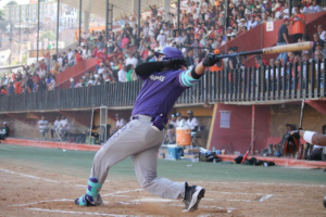 IMPACTANTE VICTORIA DE CONSPIRADORES DE QUERÉTARO SOBRE BRAVOS DE LEÓN POR 11-9