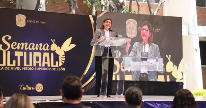 Celebra UG 148 años de historia de la Prepa oficial de León