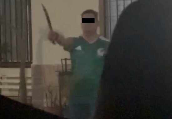 Detienen a hombre por amenazar a elementos policiales; atendía reporte de violencia familiar