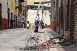 Removerán más de media tonelada de cables en desuso en zona centro