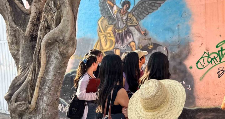 Comunidad UG realiza recorrido cultural en el emblemático barrio de San Juan de Dios