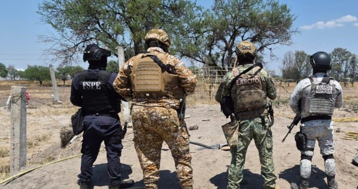 Aseguran FSPE toma clandestina y 25 mil litros de hidrocarburo en Villagrán