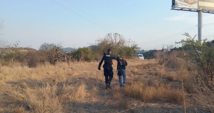 Rescata PEC a operador de transporte y detiene a hombre armado en San Miguel de Allende