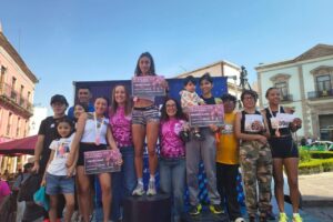 LIZETTE HERNÁNDEZ ENCABEZA EN LA META LA FIESTA ATLÉTICA DEL DÍA DE LAS MADRES