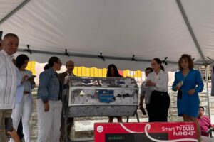 Realizan sorteo de automóviles y motos por el concepto de predial en la capital