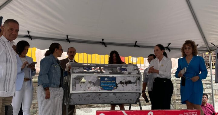 Realizan sorteo de automóviles y motos por el concepto de predial en la capital