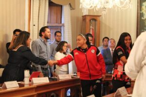 ENTREGA AYUNTAMIENTO RECONOCIMIENTOS A DEPORTISTAS GUANAJUATENSES