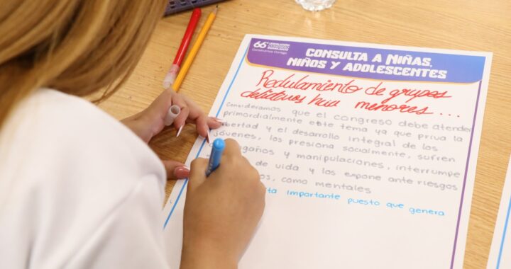 Piden alumnos de bachillerato a legisladores atender el reclutamiento de menores
