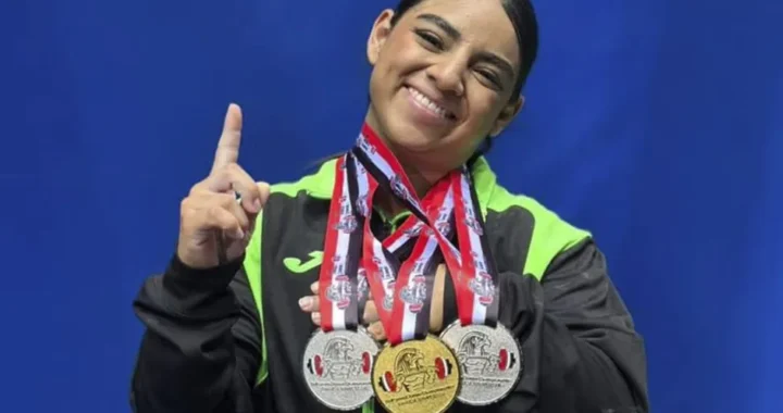 Reconocen a Joseline López, subcampeona mundial en levantamiento de pesas