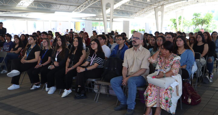 UG: Estudiantes y profesionales de psicología clínica reflexionan sobre la pérdida, la transformación y la resiliencia