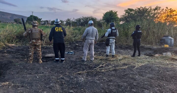 Aseguran FSPE una toma clandestina y combustible almacenado en cisternas enterradas en Celaya