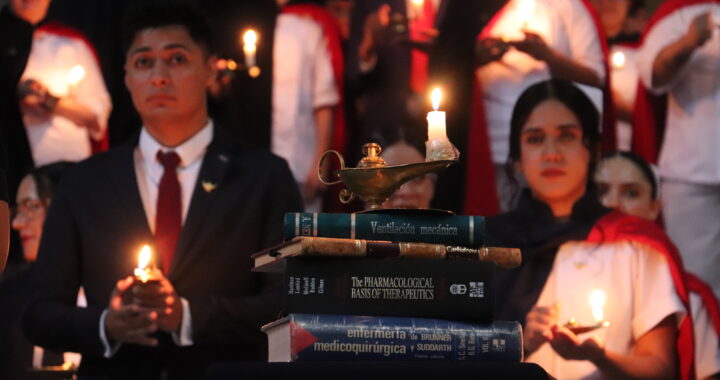 UG: Nueva generación de Enfermería y Obstetricia del Campus Guanajuato celebra su Paso de la Luz