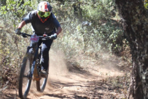 PEDALISTAS DOLORENSES DOMINAN LA CLÁSICA CICLISTA DE LA PRESA