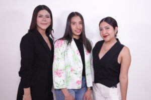 Estudiantes de Enfermería de la UG ganan medallas de plata en Infomatrix 2026 con cuentos de divulgación científica y de salud
