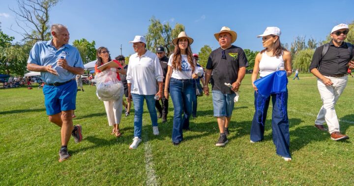 Realiza Libia Dennise gira de atención a personas migrantes en Chicago