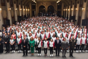 RECIBEN ABANDERAMIENTO DE LA PRESIDENTA Y ESTÁN LISTAS PARA LOS CENTROAMERICANOS