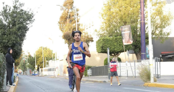GRAN CARRERA DE LUIS ÁNGEL PÉREZ EN EL MEDIO MARATÓN DE TIJUANA Y LOGRA SEGUNDO LUGAR 