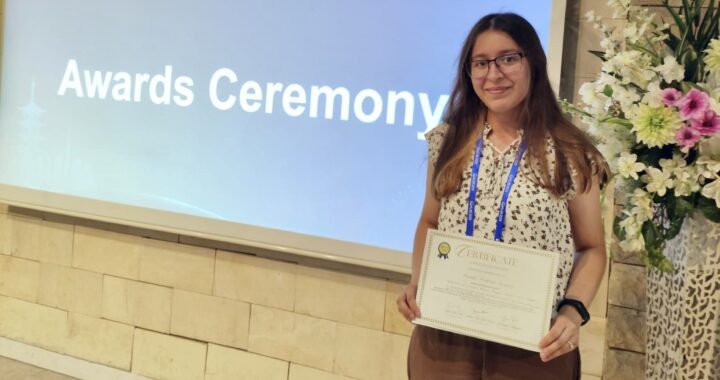 Reconocen en Japón a estudiante UG por proyecto para detectar virus en tomates mediante redes neuronales artificiales