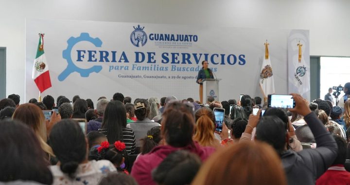 Refrenda Libia Dennise su compromiso con las causas de las familias buscadoras