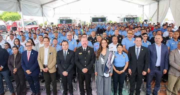 Reconoce gobernadora vocación de servicio de los bomberos del estado de Guanajuato