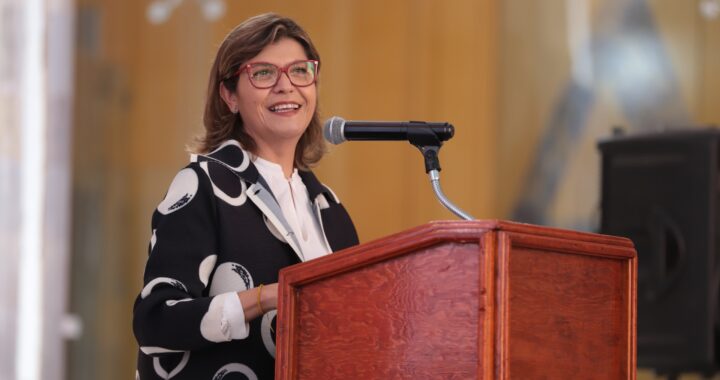 La UG reconoce la trayectoria de personal jubilado y agradece su legado
