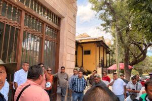 Acuerdan taxistas trabajar con la secretaría de Gobierno