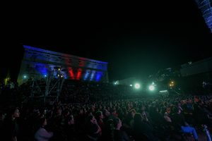 Cautiva Mike Patton al público cervantino en la Alhóndiga de Granaditas