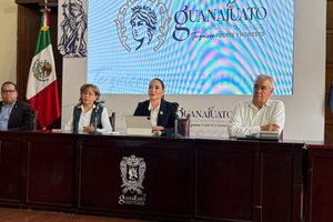 Presenta Samantha Smith, carta de intención para buscar la reelección