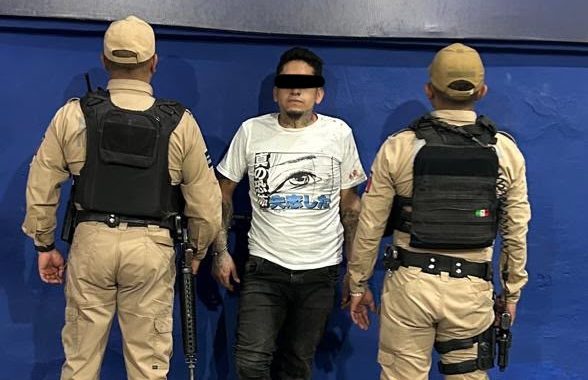 Detienen a hombre con orden de aprehensión vigente por homicidio