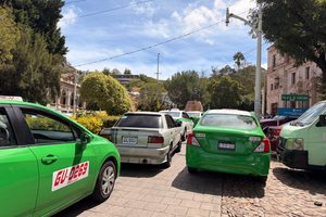 Taxistas de Guanajuato exigen regulación al servicio de plataformas no registradas